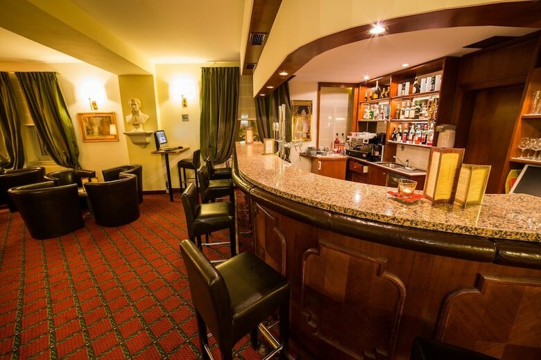 Goldenes Theaterhotel