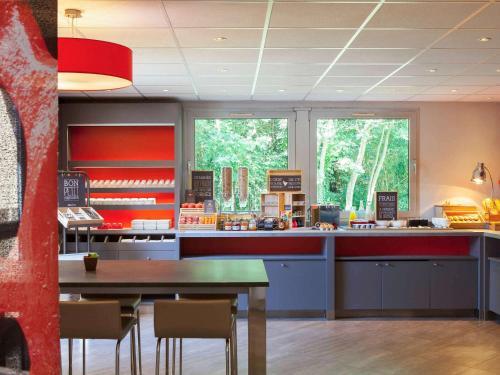 Hotel Ibis Jouy En Josas Velizy
