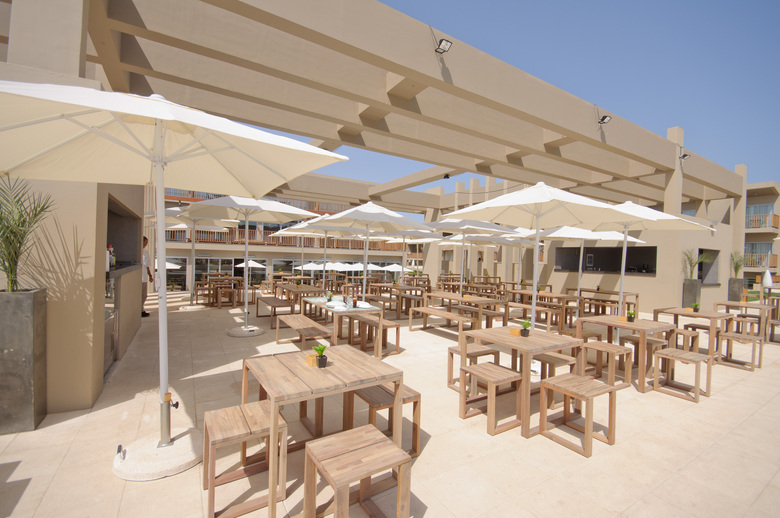 Hotel Oasis Salinas Sea