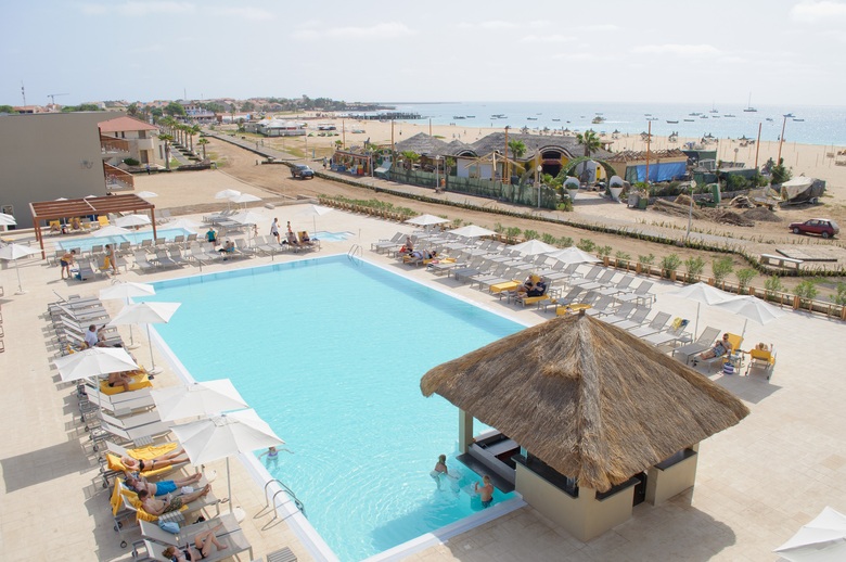 Hotel Oasis Salinas Sea