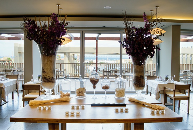 Hotel Oasis Salinas Sea