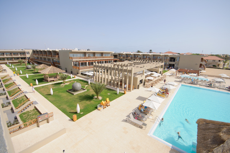 Hotel Oasis Salinas Sea