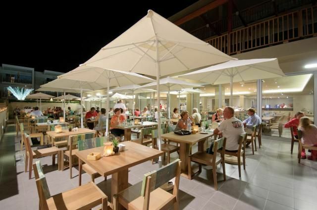 Hotel Oasis Salinas Sea