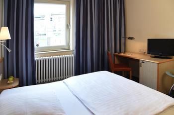 Hotel Intercity Stuttgart(.)