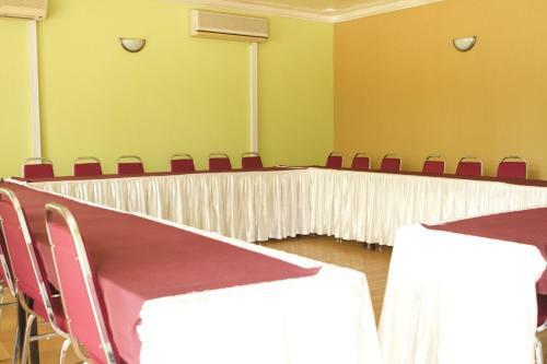 Olive Gardens Hotel