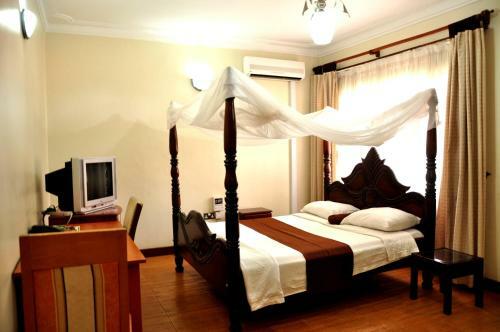 Olive Gardens Hotel