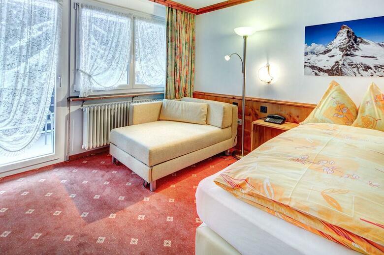 Hotel Adonis