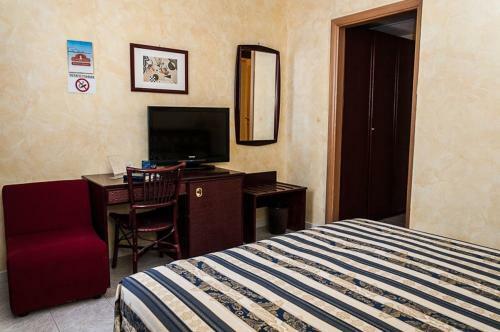 Hotel Blue Roses