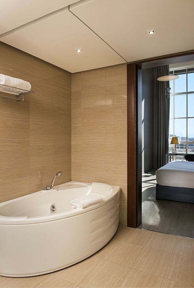 Hotel Doubletree By Hilton Turin Lingotto