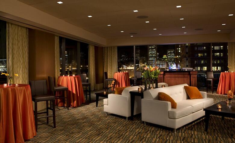 Hotel Renaissance Boston Waterfront