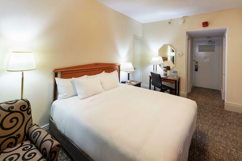 Hotel Hilton Netherland Plaza