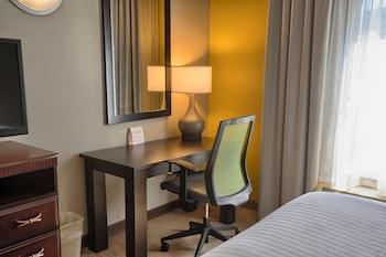 Holiday Inn Express Hotel & Suites Pell City