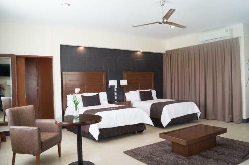 Hotel Ecce Inn