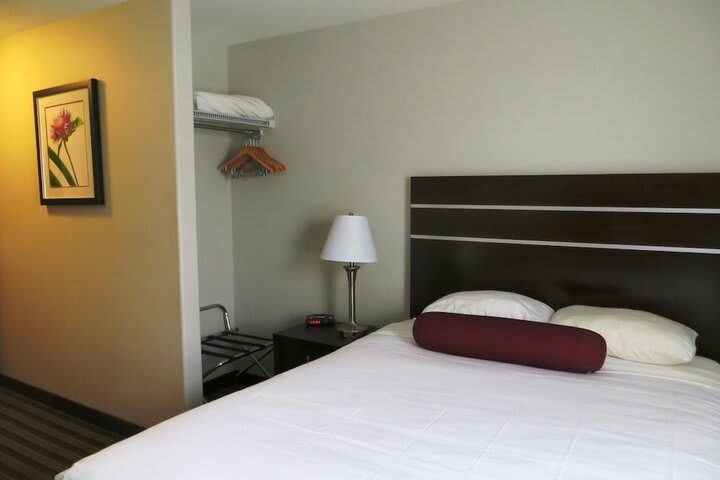 Hotel Super 8 Saskatoon West