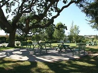 Posada Meadowlark Inn