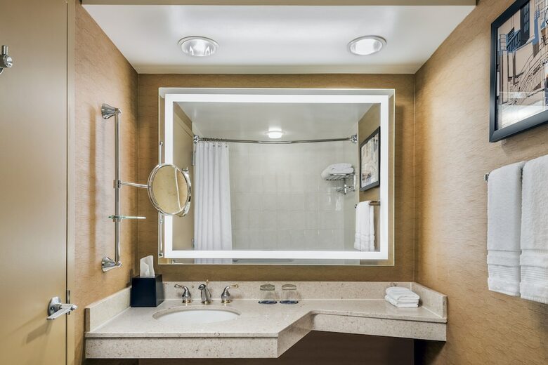 Sheraton Toronto Airport Hotel & Conference Centre