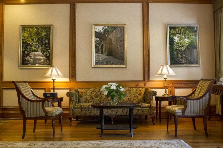 Hotel River Street Inn