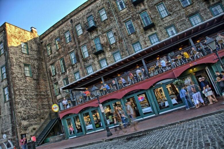 Hotel River Street Inn