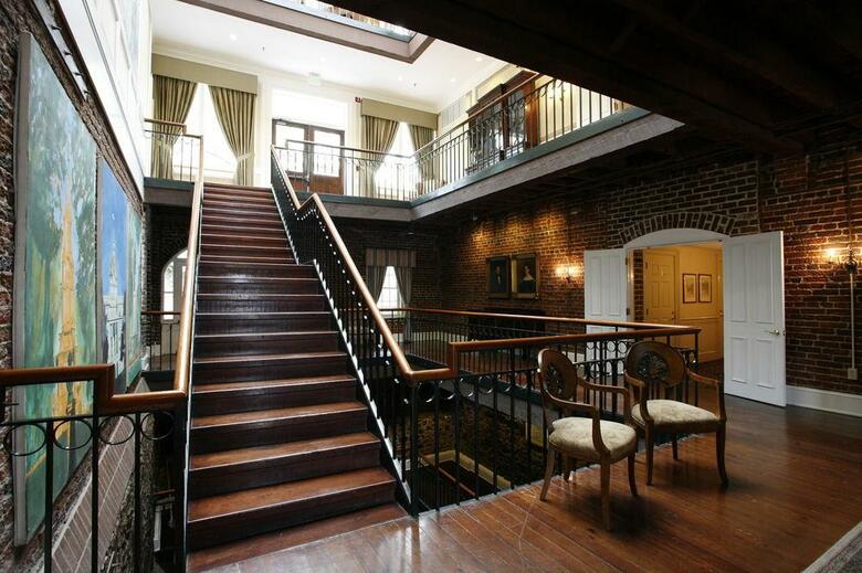 Hotel River Street Inn