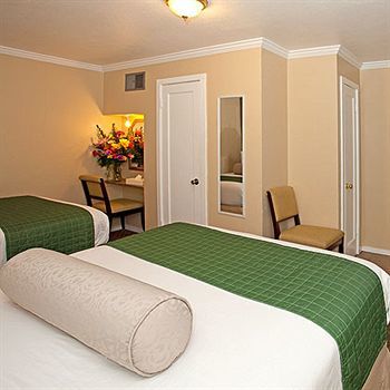 Motel Traveler's Inn
