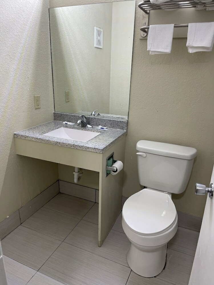 Motel Americas Best Value Inn Alexandria