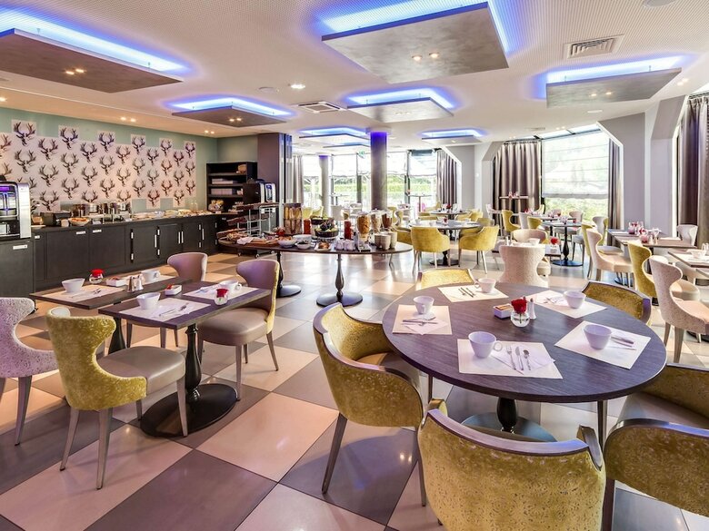 Novotel Orl�ans Charbonni�re Hotel
