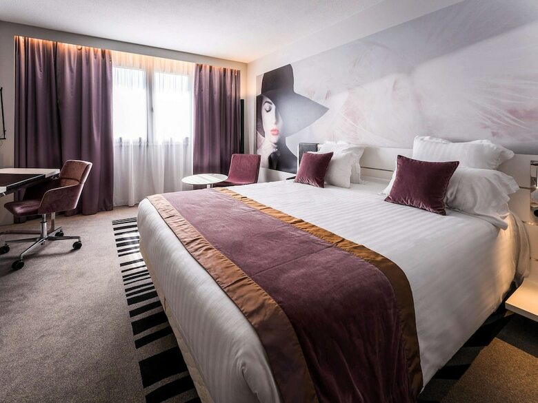 Novotel Orl�ans Charbonni�re Hotel