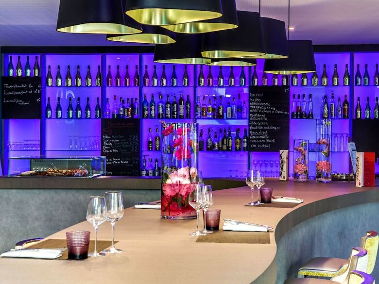 Novotel Orl�ans Charbonni�re Hotel