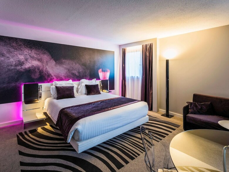 Novotel Orl�ans Charbonni�re Hotel