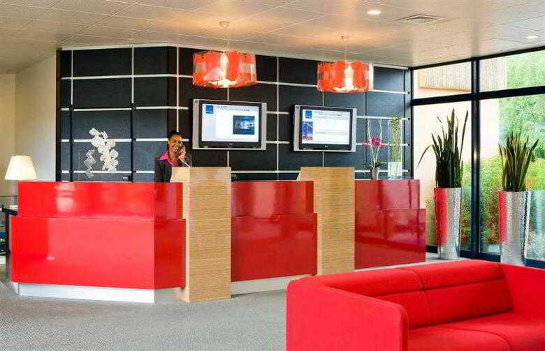 Novotel Orl�ans Charbonni�re Hotel
