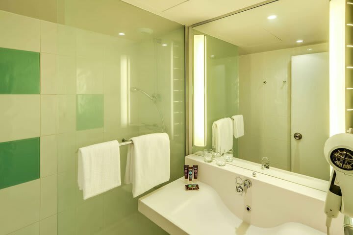 Novotel Orl�ans Charbonni�re Hotel