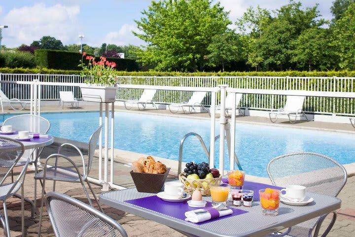 Novotel Orl�ans Charbonni�re Hotel