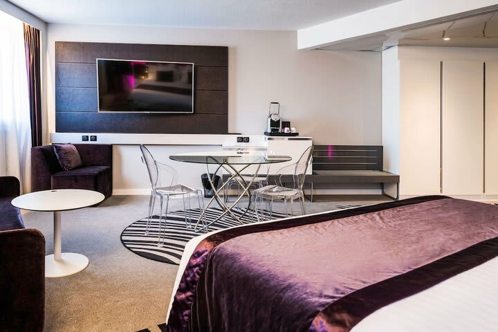 Novotel Orl�ans Charbonni�re Hotel