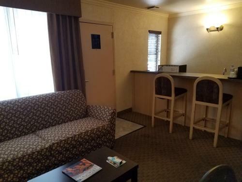 Best Western Innsuites Hotel