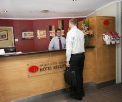 Hotel Metro Tower Mill