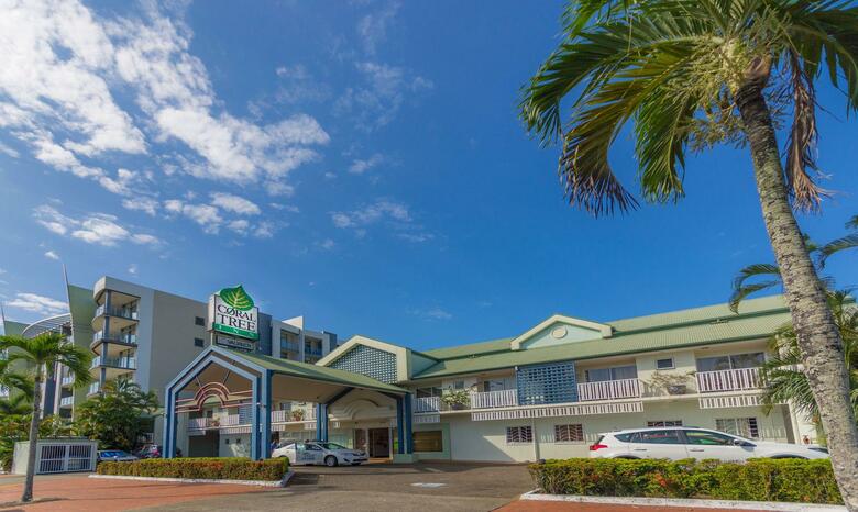 Hotel Coral Tree Inn