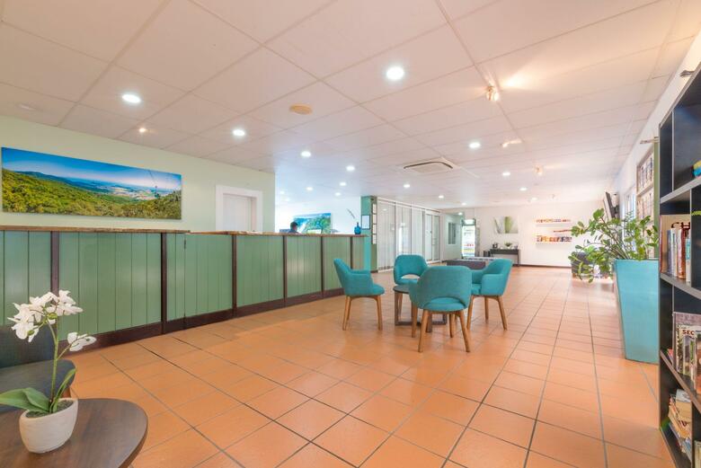 Hotel Coral Tree Inn