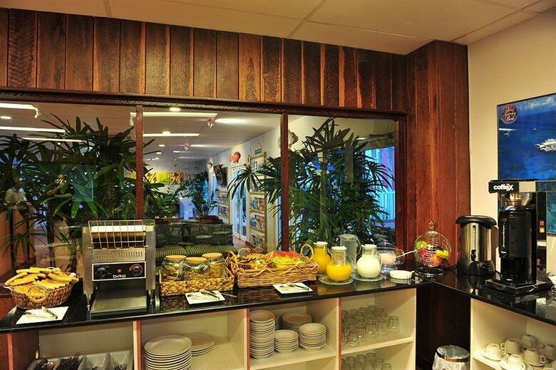 Hotel Coral Tree Inn