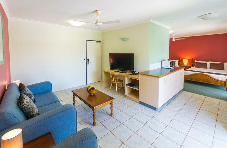 Hotel Coral Tree Inn