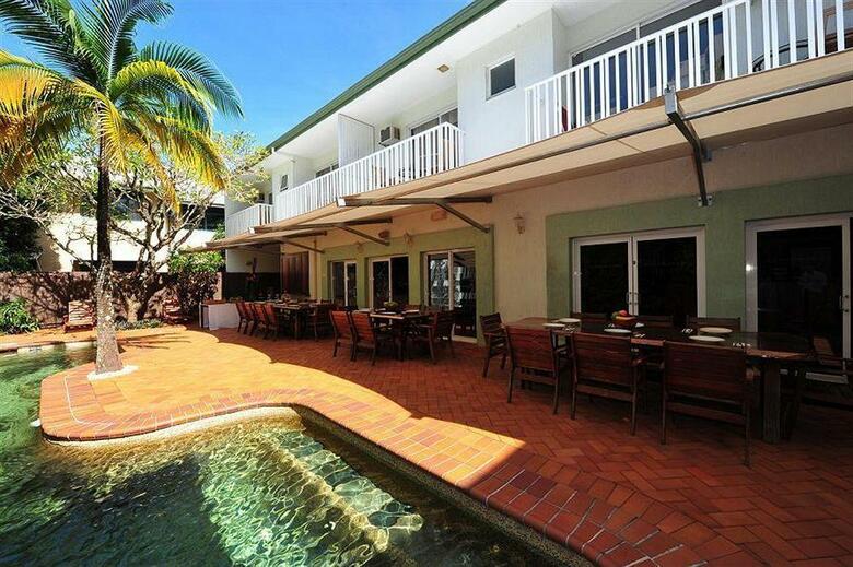 Hotel Coral Tree Inn