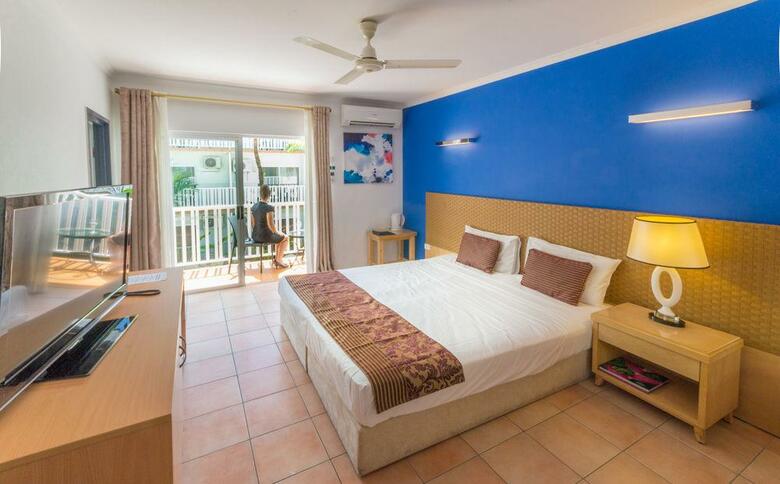 Hotel Coral Tree Inn