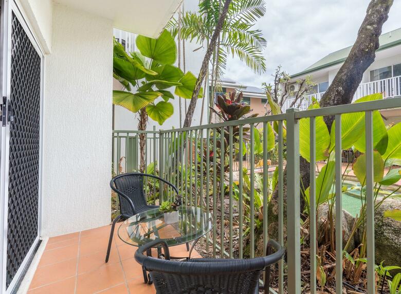 Hotel Coral Tree Inn