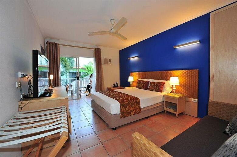 Hotel Coral Tree Inn