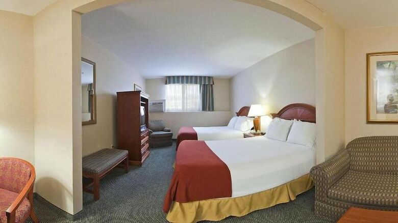 Holiday Inn Express Hotel & Suites Waterford