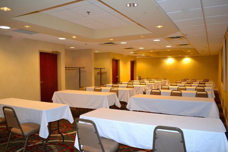 Holiday Inn Express Hotel & Suites Waterford