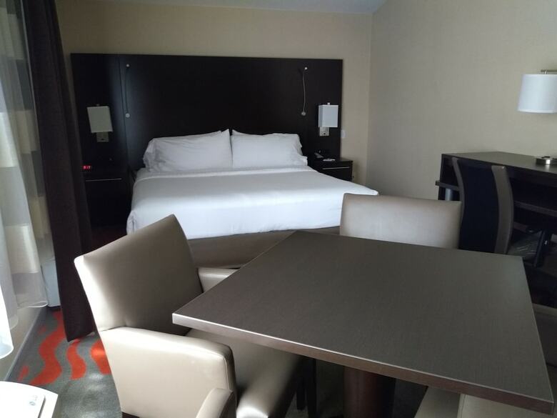Holiday Inn Express Hotel & Suites Waterford
