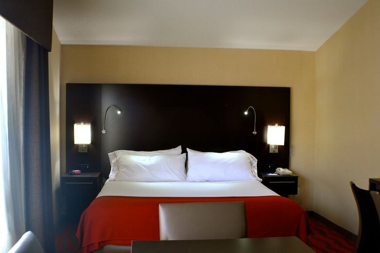 Holiday Inn Express Hotel & Suites Waterford