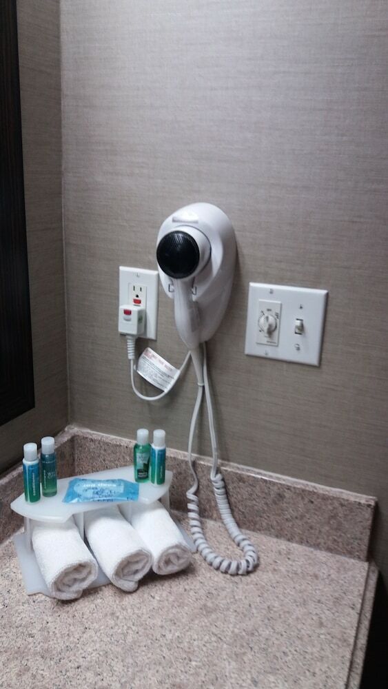 Holiday Inn Express Hotel & Suites Waterford