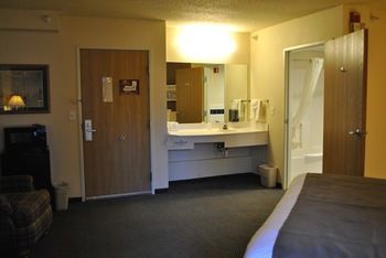 Posada Asteria Inn & Suites