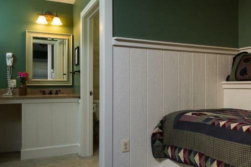 Bed & Breakfast Colonial Inn
